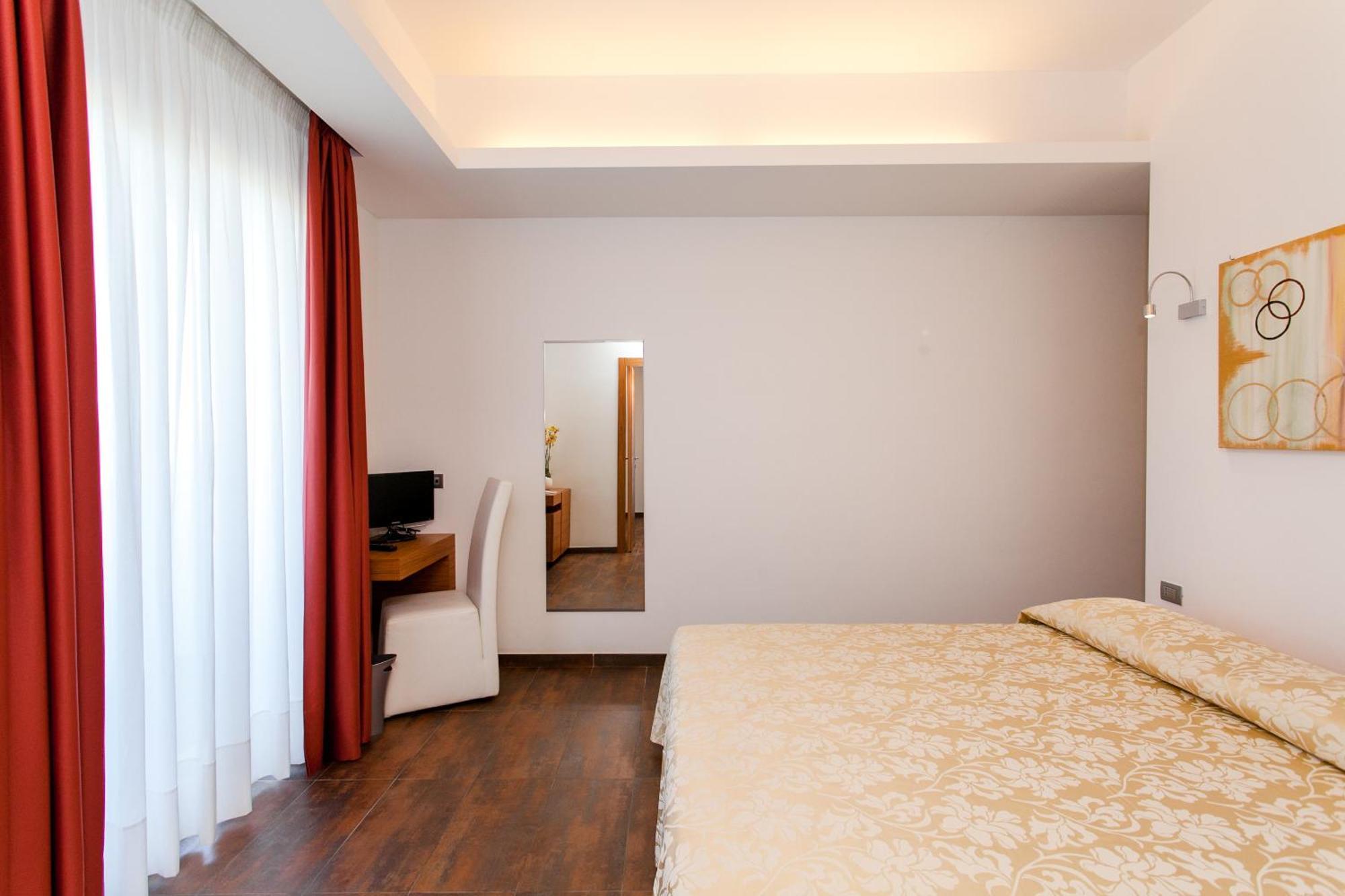 Hotel Scialì Vieste Camera foto